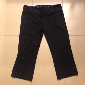 Lululemon: Straight Leg Yoga Pants 19”, Size: 10